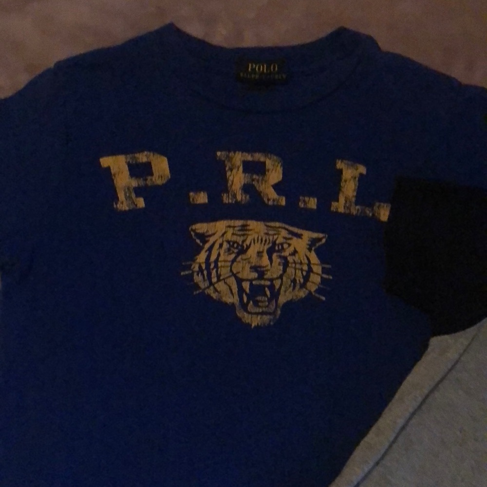 T-Shirt - Picture 3 of 3